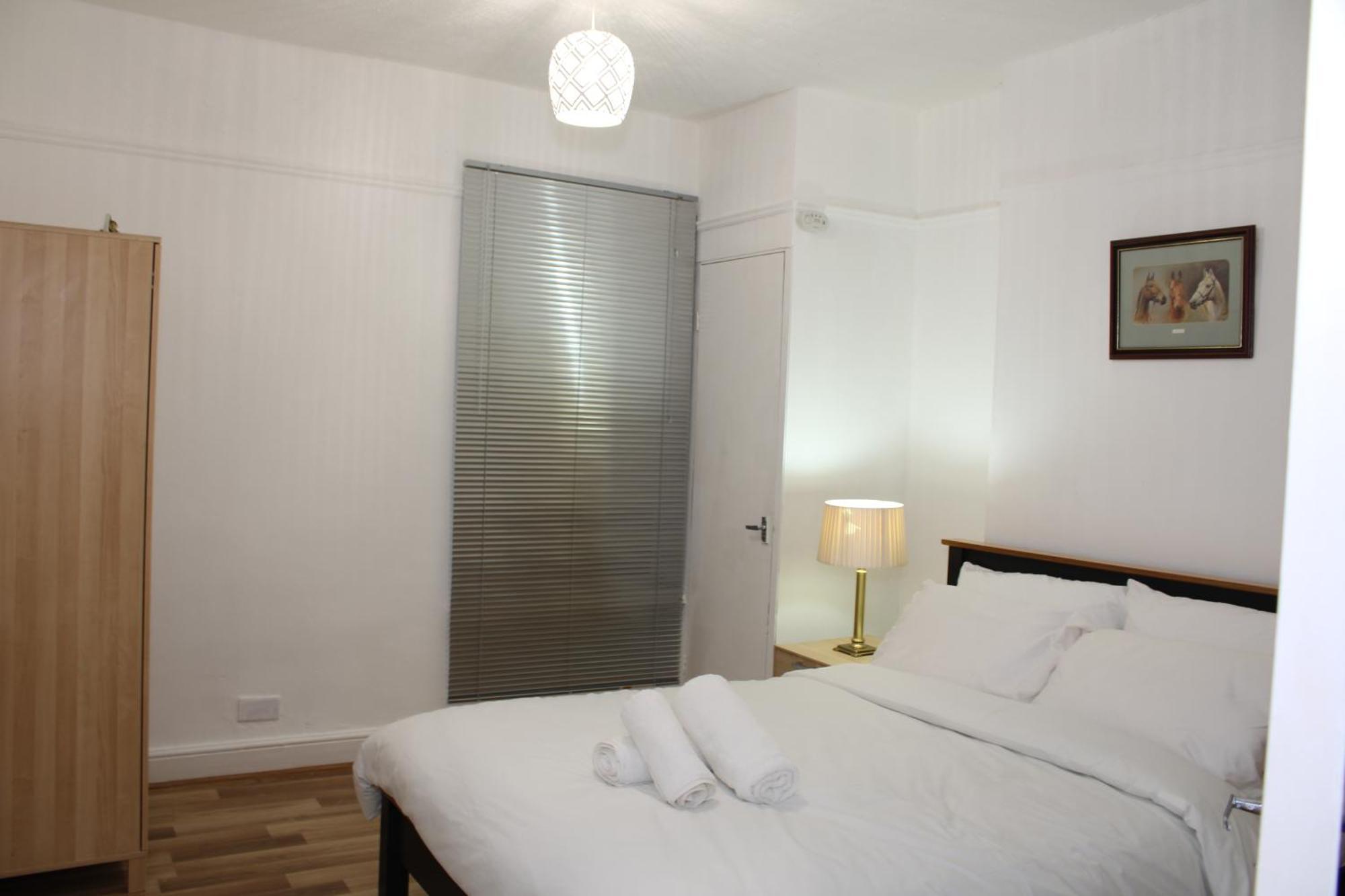 F2S Serviced Apartments 2Bedroom Terrace House With Free Wifi Netflix Suitable For Contractors Walking Distance To Train Station Дербі Екстер'єр фото