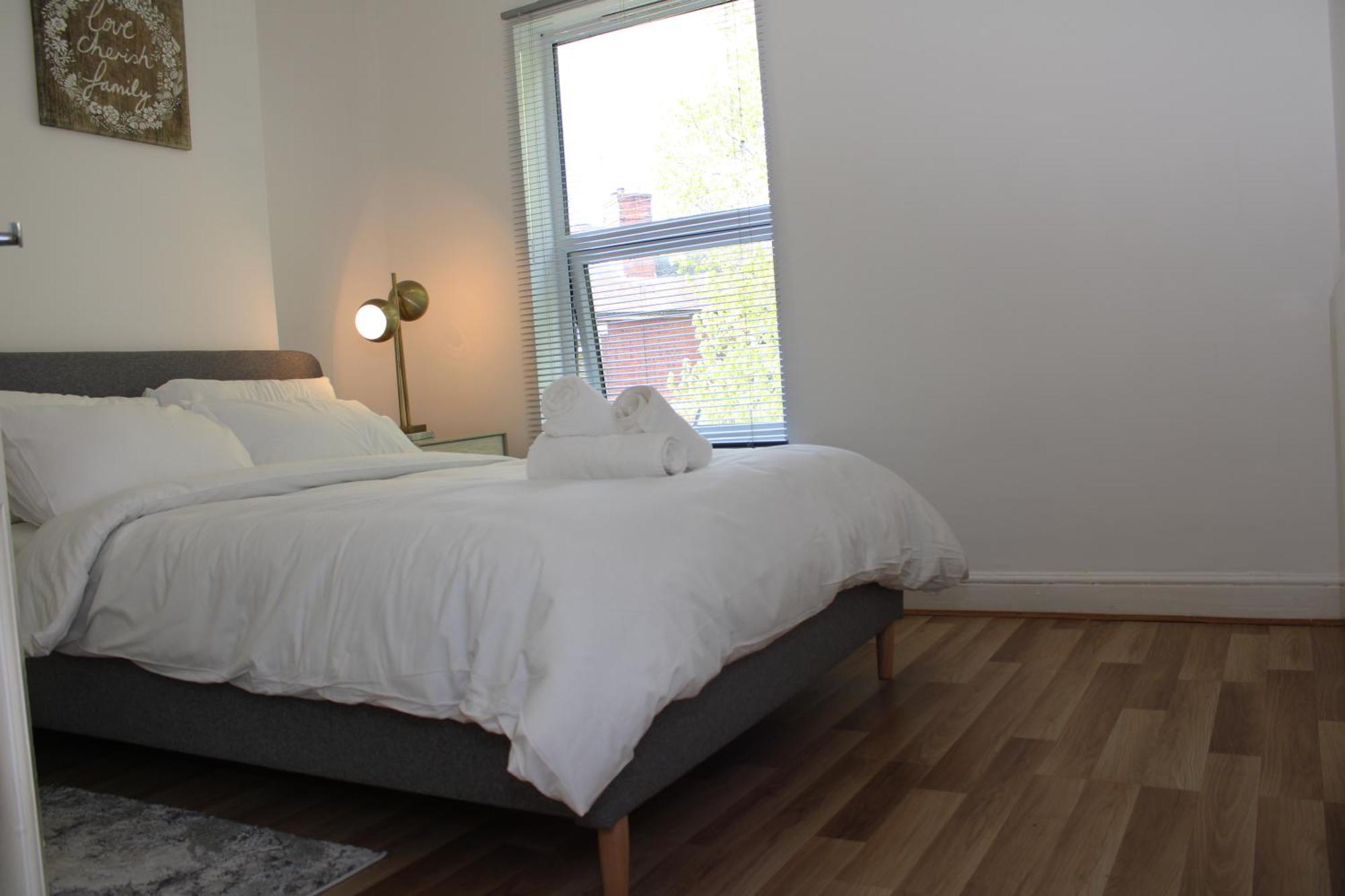 F2S Serviced Apartments 2Bedroom Terrace House With Free Wifi Netflix Suitable For Contractors Walking Distance To Train Station Дербі Екстер'єр фото