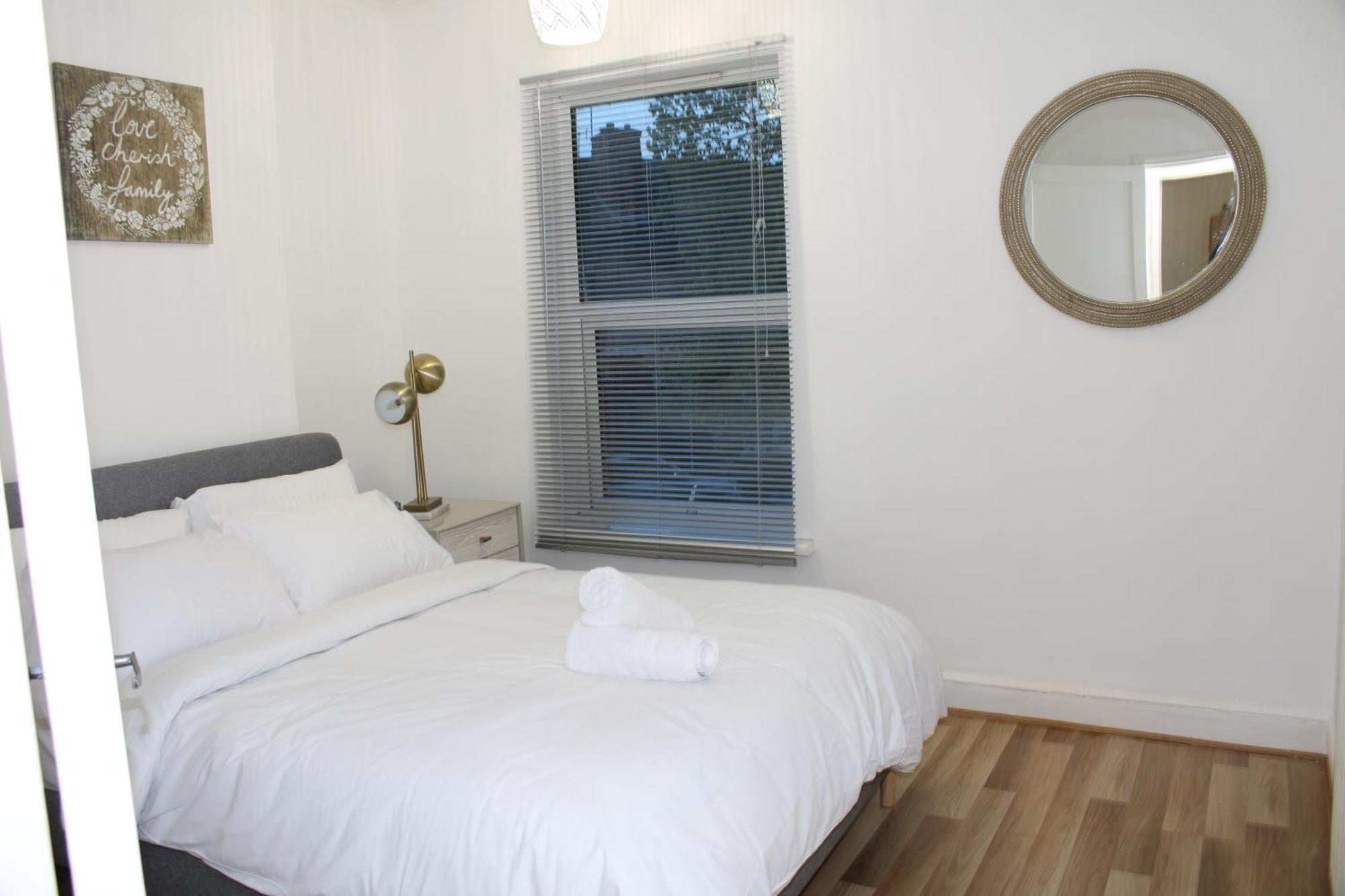F2S Serviced Apartments 2Bedroom Terrace House With Free Wifi Netflix Suitable For Contractors Walking Distance To Train Station Дербі Екстер'єр фото