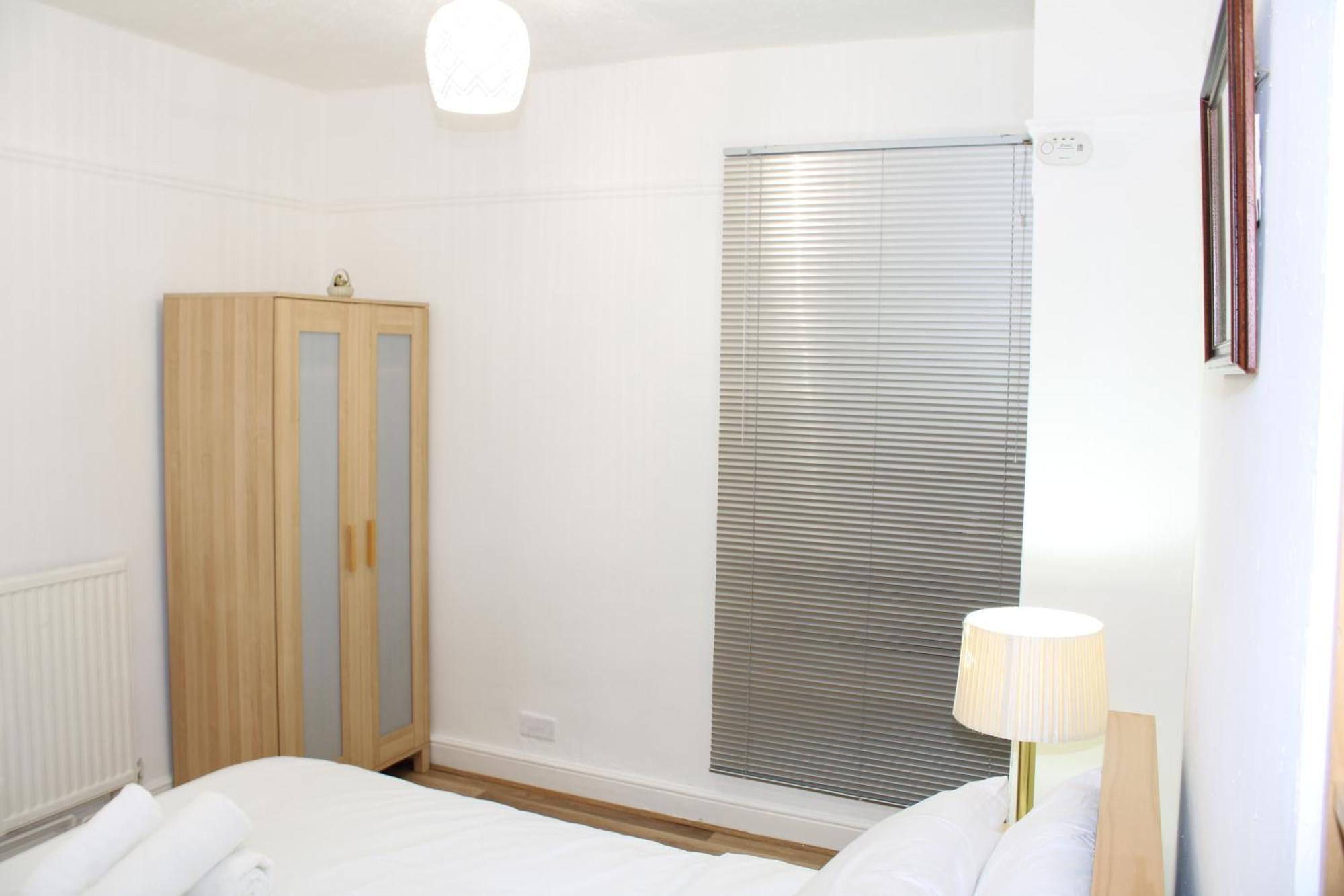F2S Serviced Apartments 2Bedroom Terrace House With Free Wifi Netflix Suitable For Contractors Walking Distance To Train Station Дербі Екстер'єр фото