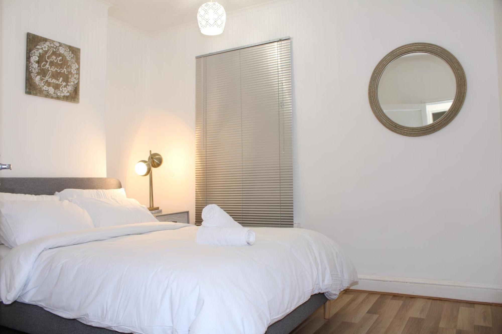 F2S Serviced Apartments 2Bedroom Terrace House With Free Wifi Netflix Suitable For Contractors Walking Distance To Train Station Дербі Екстер'єр фото